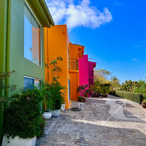 Stylish modern living room with luxury furniture and contemporary decor.
